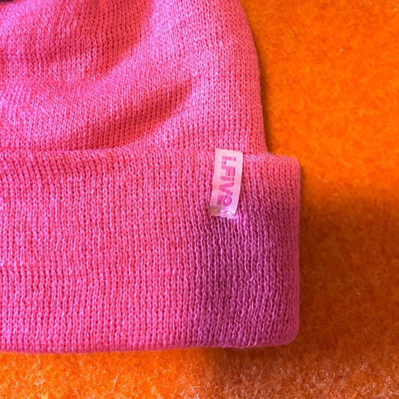 Minimalist fuchsia pink short monochrome tuque hat beanie NWT - Picture 3 of 7
